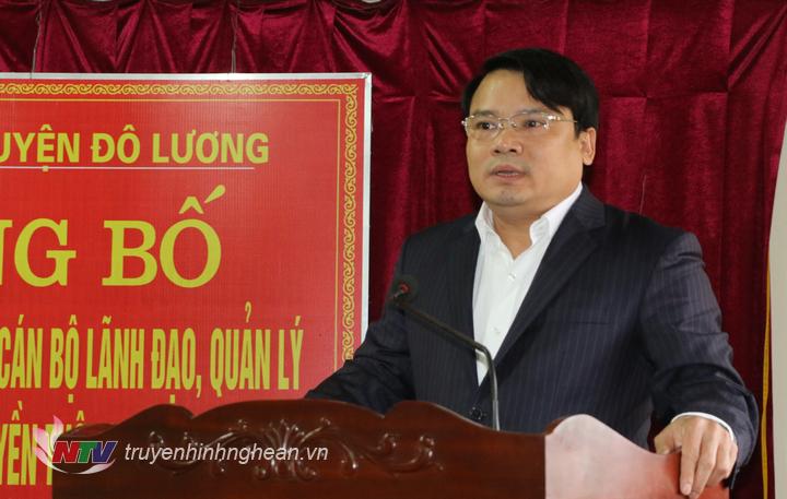 Phó Bí thư, Chủ tịch UBND huyện đã đã chúc mừng tập thể cán bộ công chức, viên chức Trung tâm Văn hóa, Thể thao và Truyền Thông huyện Đô Lương
