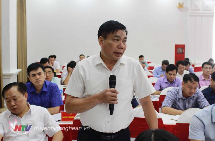 Đại biểu Ngô Đức Thuận: miền tây Nghệ An rất giàu tài nguyên nhưng để khai thác và phát huy lợi thế tiềm năng đang còn nhiều hạn chế. 