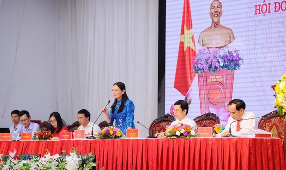 Bà Cao Thị Hiền - Uỷ viên Ban Thường vụ Tỉnh uỷ, Phó Chủ tịch HĐND tỉnh kết luận phiên chất vấn 
