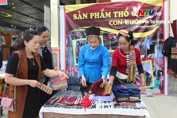 Hành trình đưa sản phẩm truyền thống xuất khẩu của người phụ nữ Thái