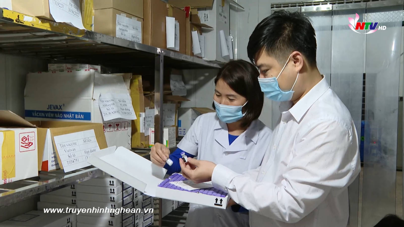Gần 100 nghìn liều vắc xin covid 19 trẻ em về đến Nghệ An
