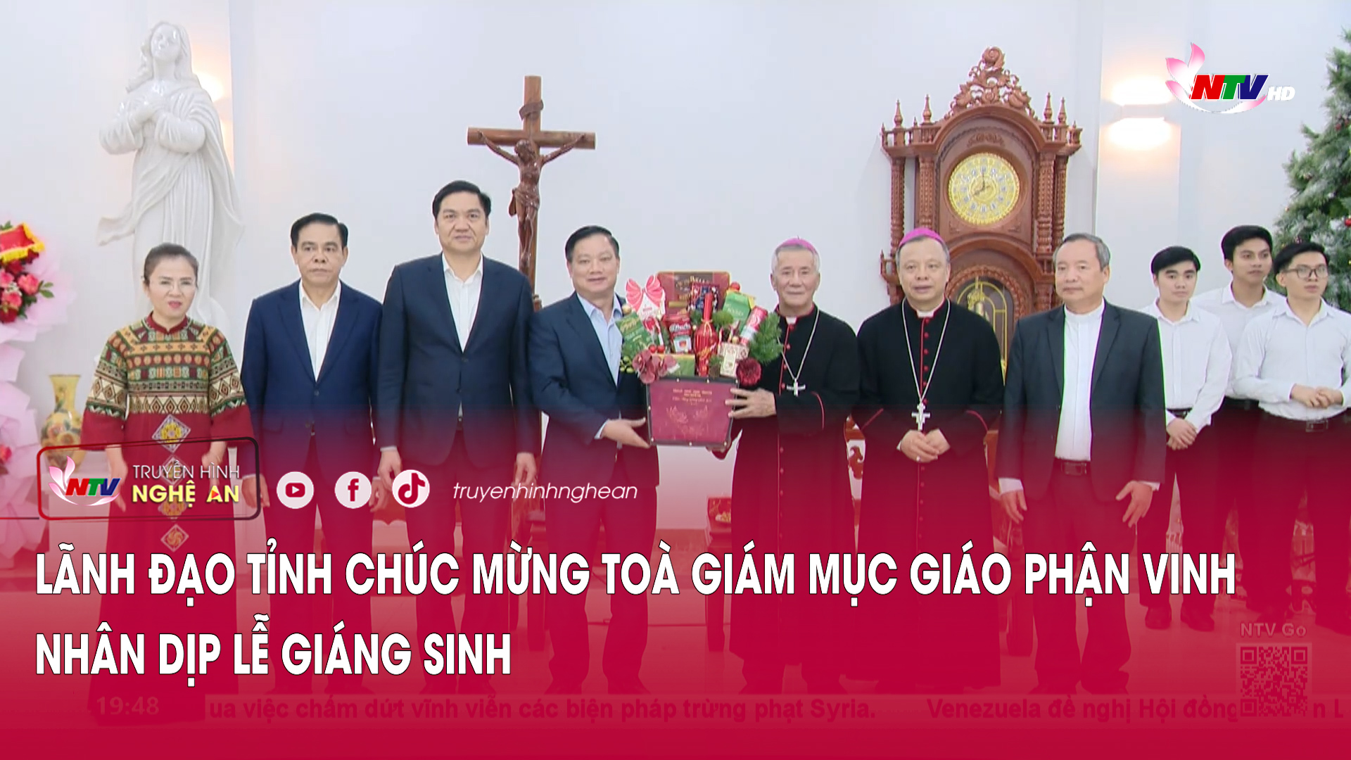 Lãnh đạo tỉnh chúc mừng Toà Giám mục giáo phận Vinh nhân dịp Lễ Giáng sinh